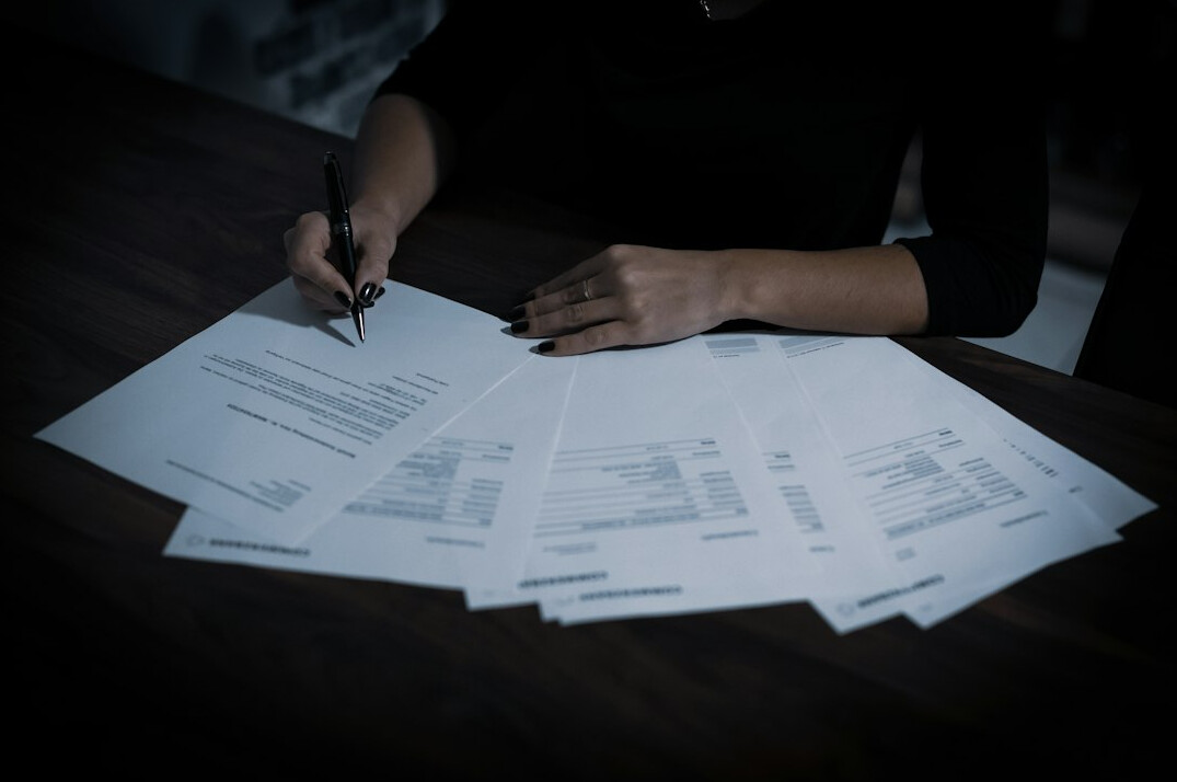 detective writing report